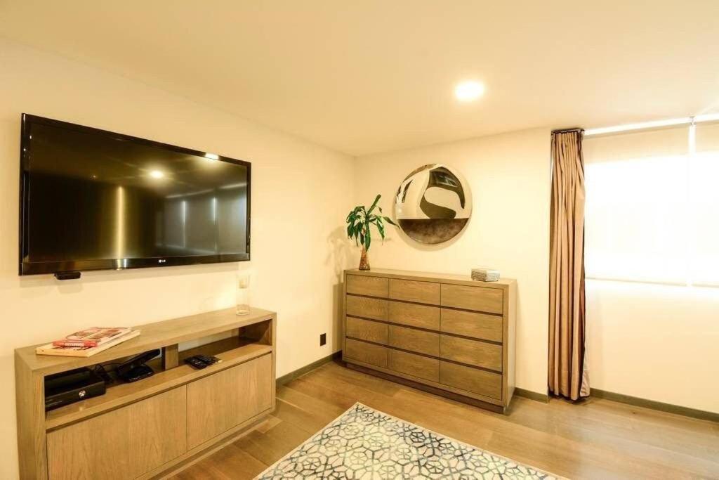 Fancy In Heart Of Polanco// 6 Guest Mexico City