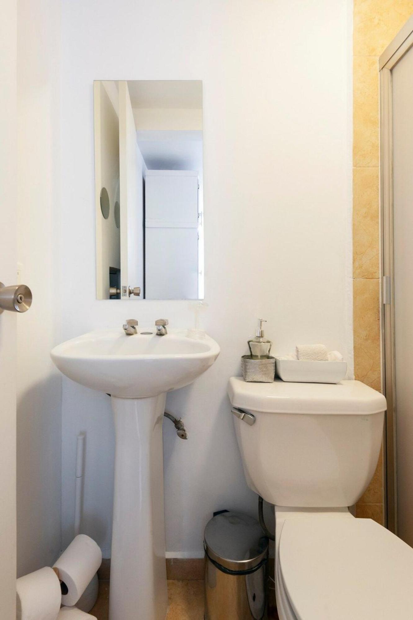 Fancy In Heart Of Polanco// 6 Guest Apartment Mexico City