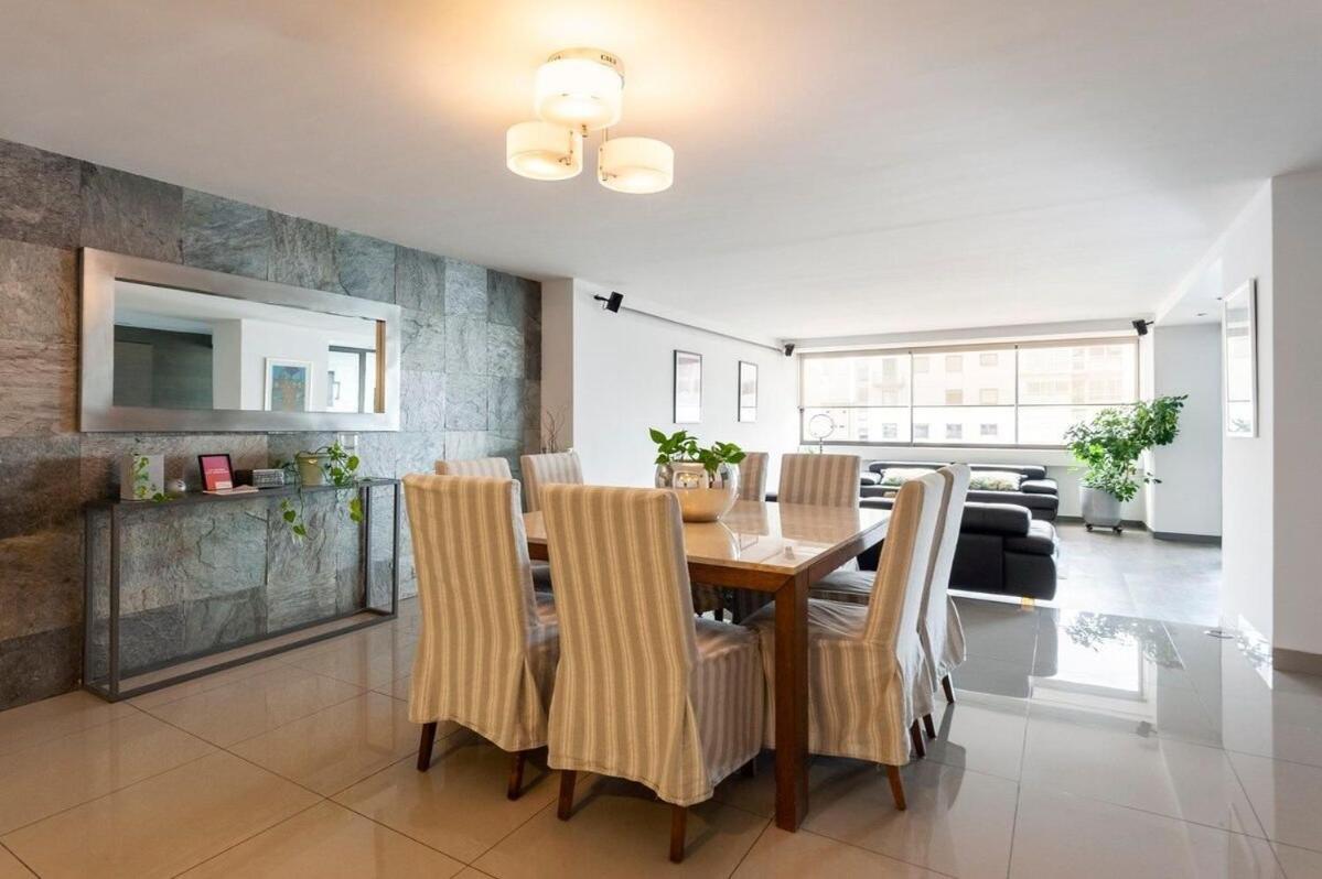 Fancy In Heart Of Polanco// 6 Guest *